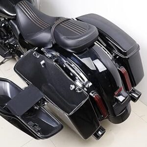 Glossy Black saddlebags with Black latches